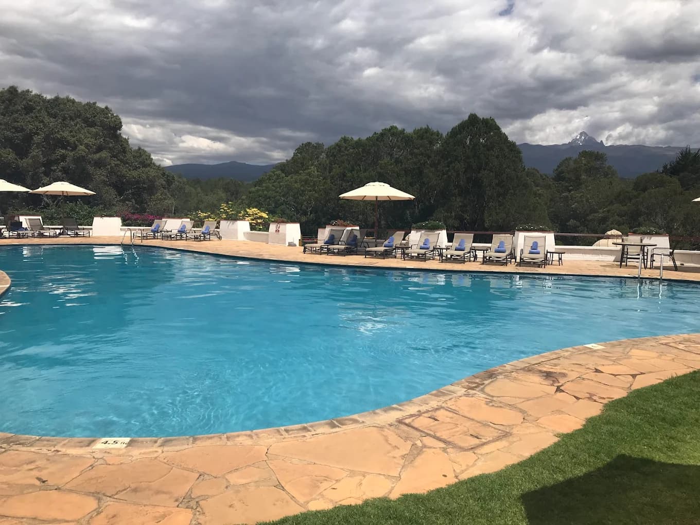 Fairmont Mount Kenya Safari Club — safari photo 2