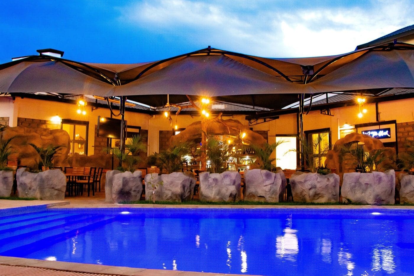 Avian Court Hotel — safari photo 2